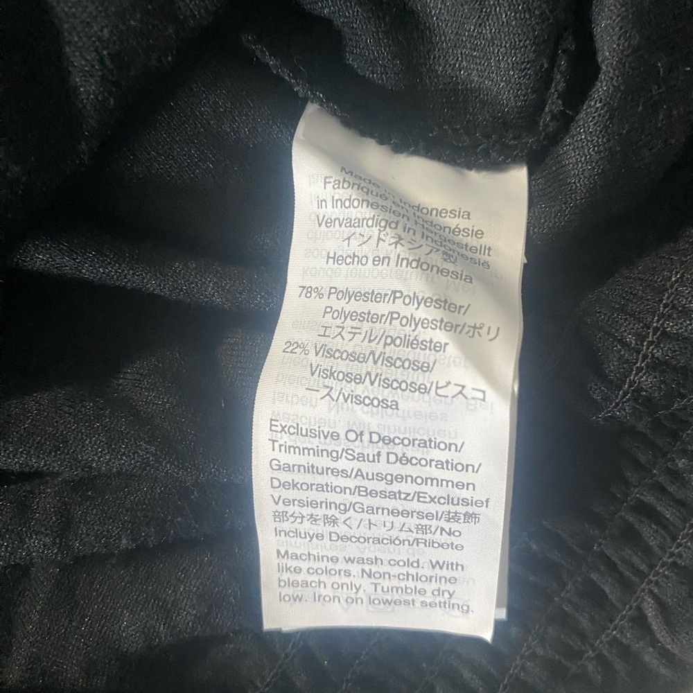 Madewell Texture & Thread Black Textured Swiss Dot smocked Crossover Top - Picture 7 of 9
